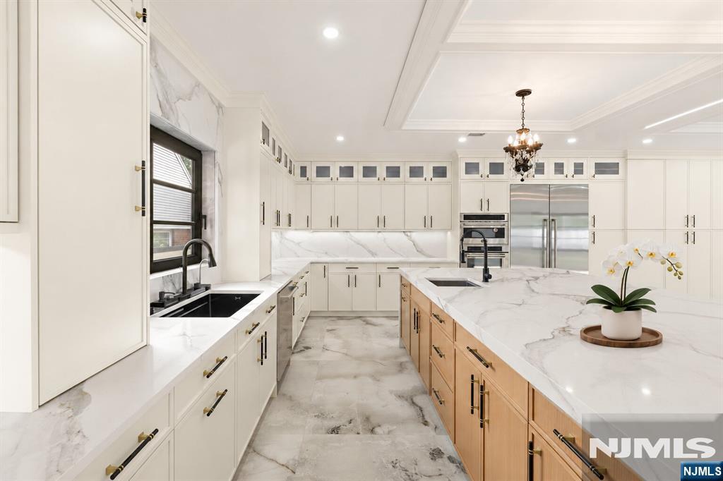 548 Teaneck Road - Photo 4