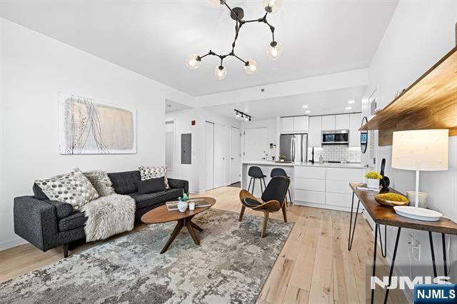 149 Essex Street 5T - Photo 2