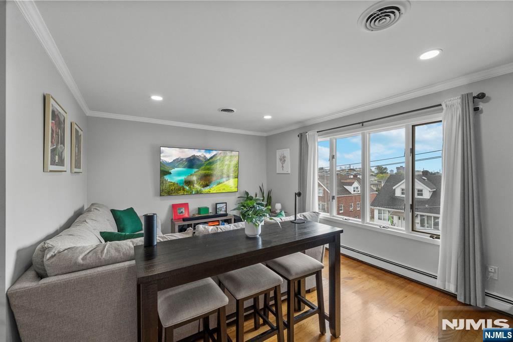 489 Jersey Avenue B - Photo 1