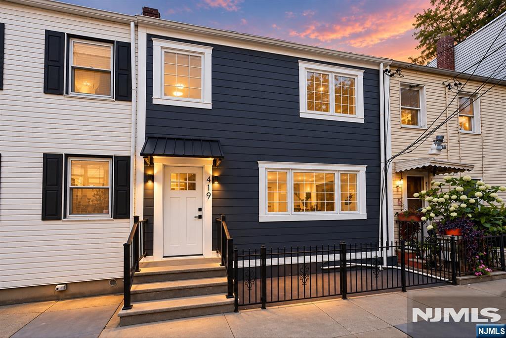 419 2nd Street - Photo 1