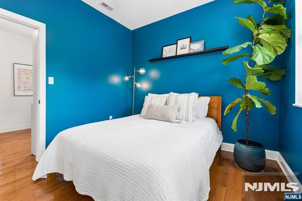 80 Bay Street 7 - Photo 5