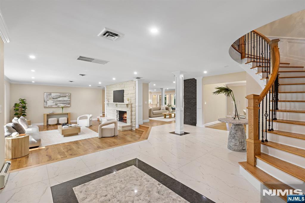 17 Deerhill Drive - Photo 2