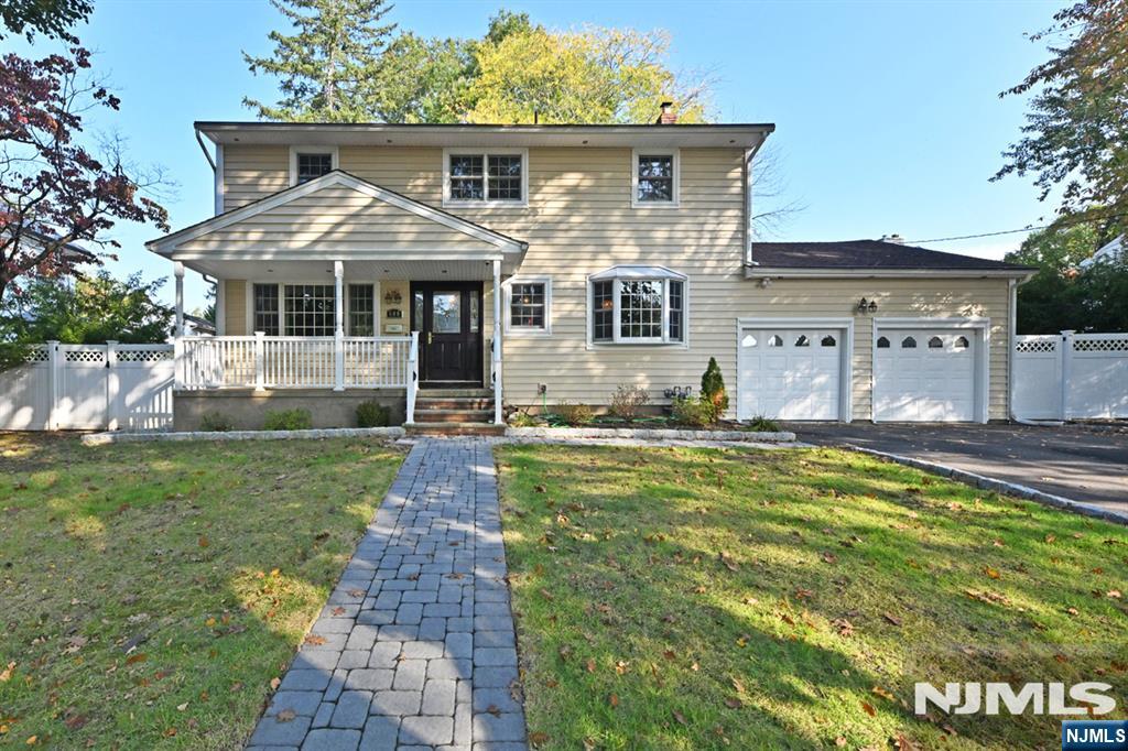 600 Mazur Avenue - Photo 1