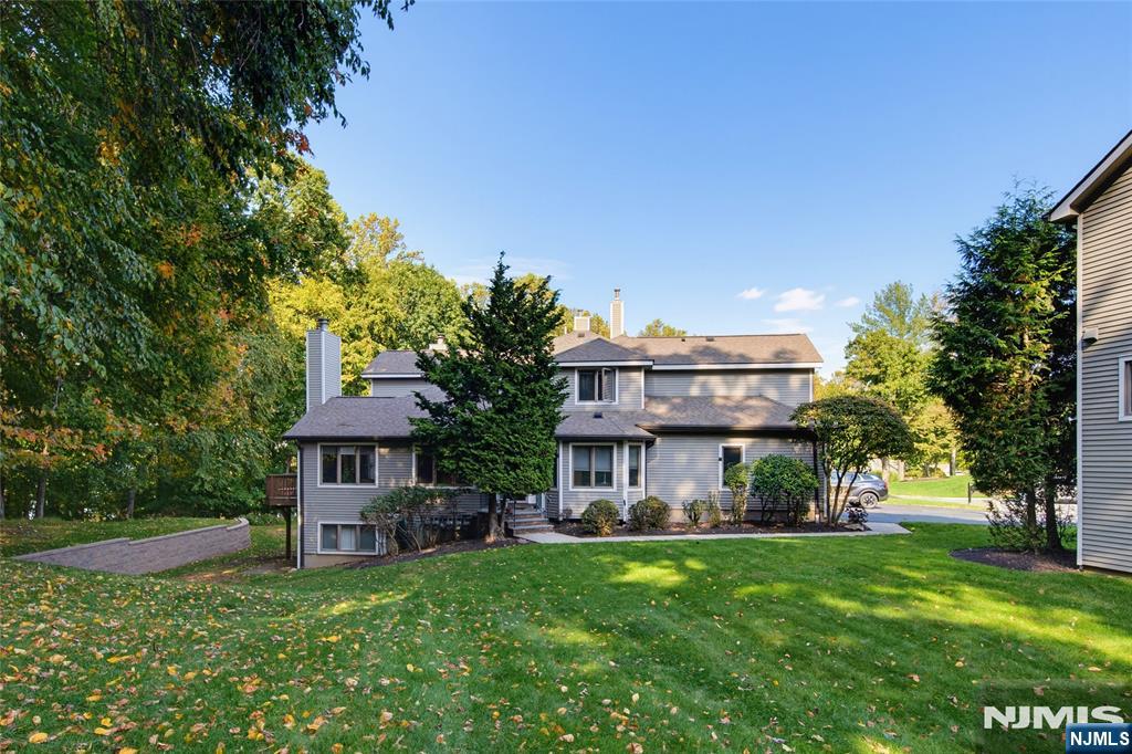 11 Lakeview Drive - Photo 1