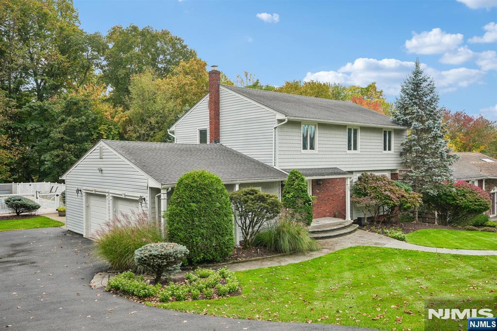 26 Almroth Drive - Photo 3