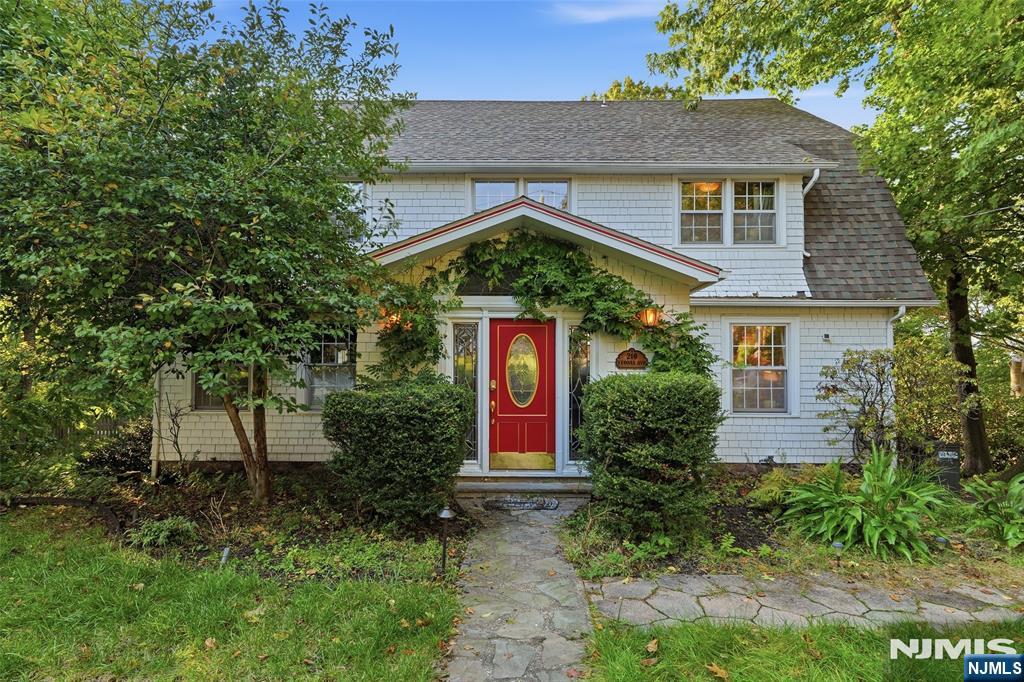 210 Leonia Avenue - Photo 1