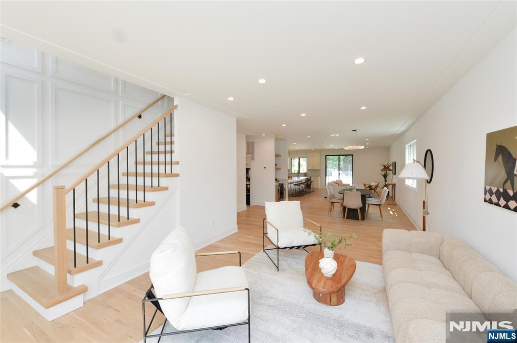 5-31 Boyd Avenue - Photo 4