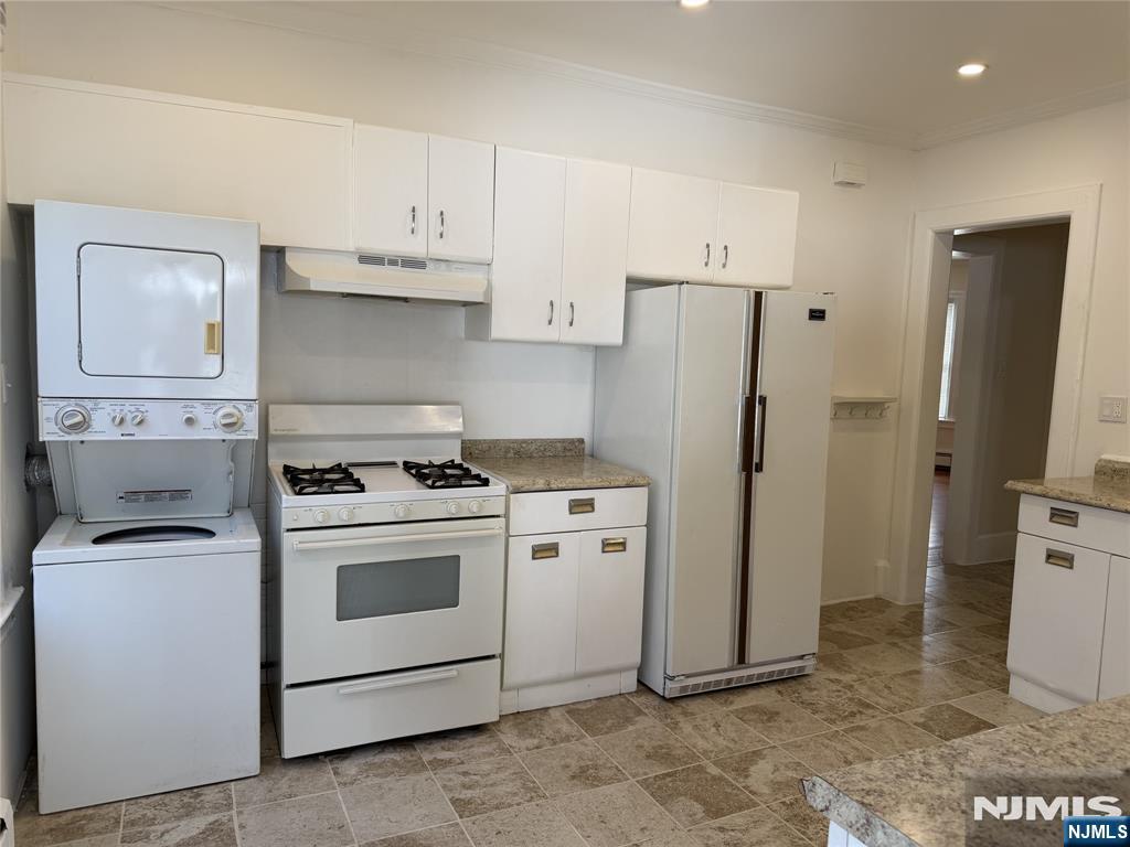 35 Gates Avenue 1 - Photo 3