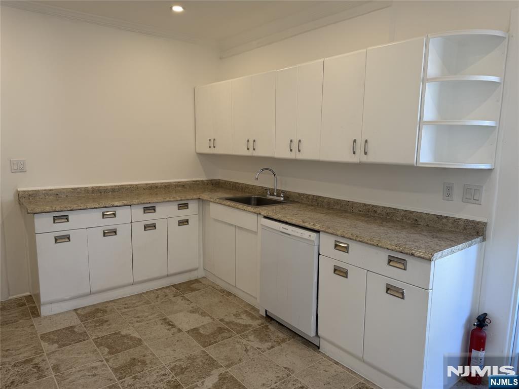 35 Gates Avenue 1 - Photo 4