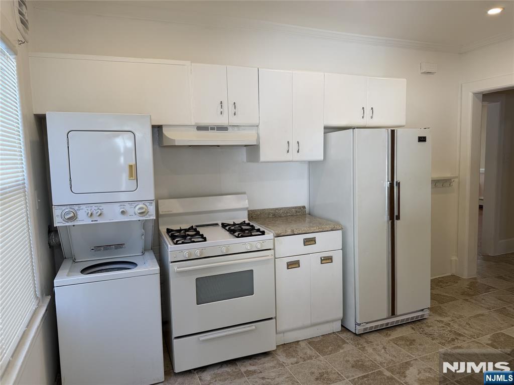 35 Gates Avenue 1 - Photo 5
