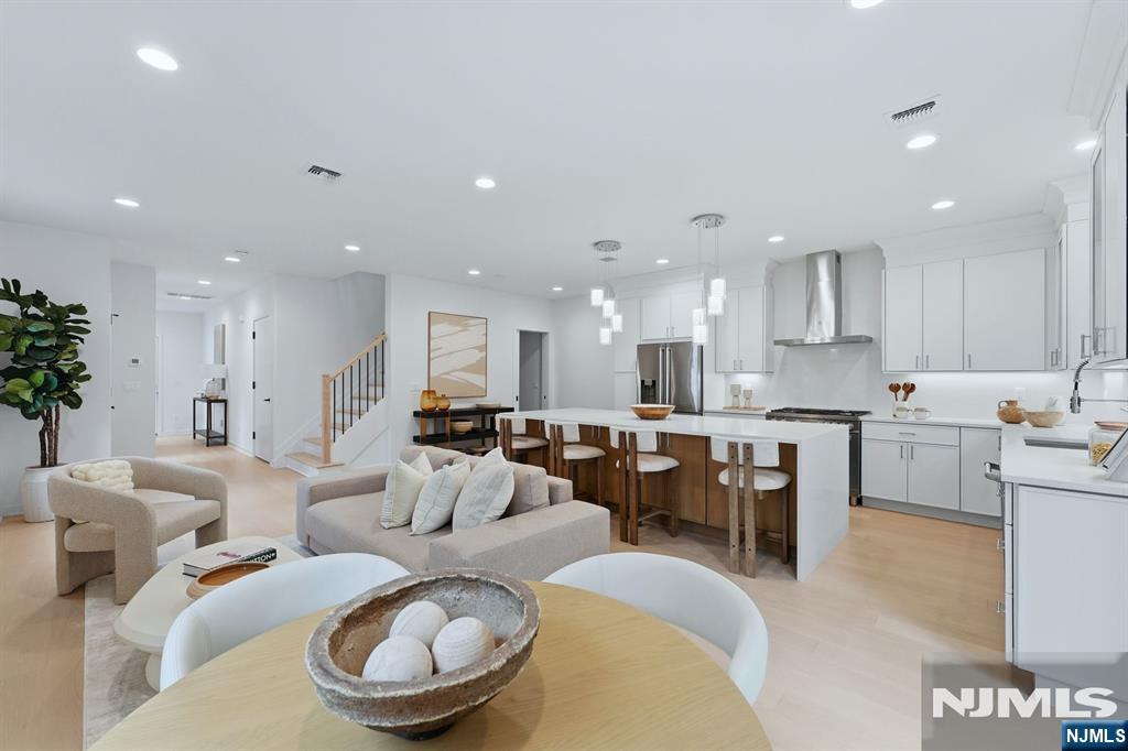 17 Fey Place - Photo 1