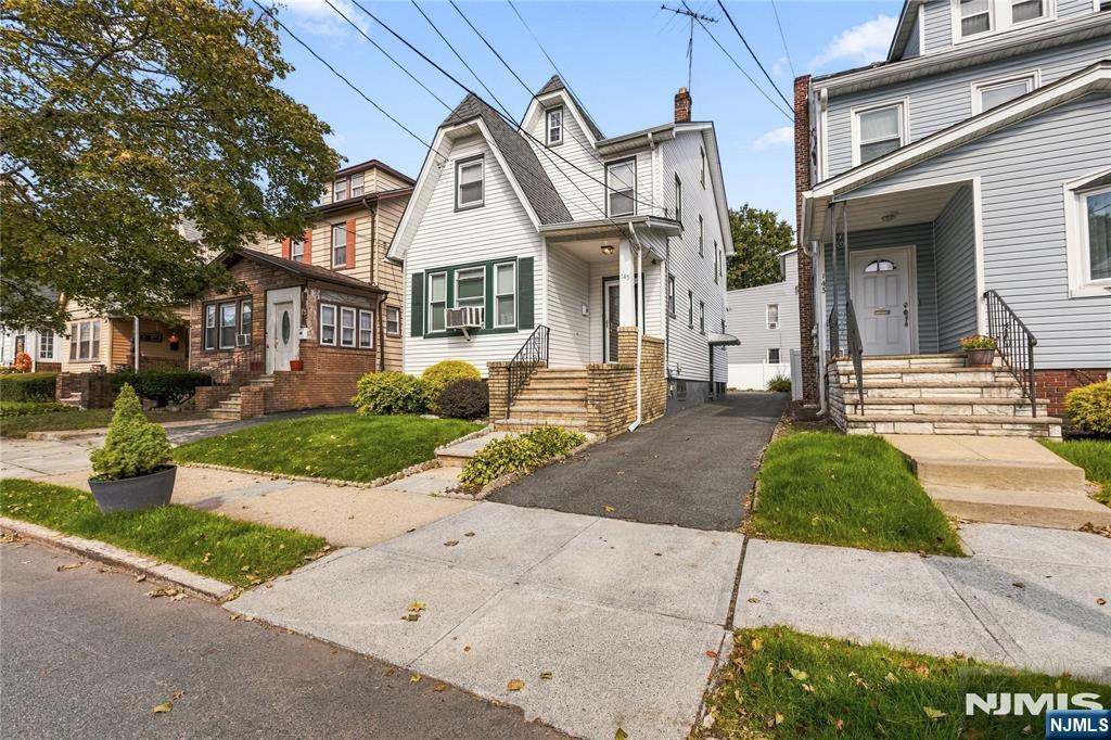 145 Ivy Street - Photo 2