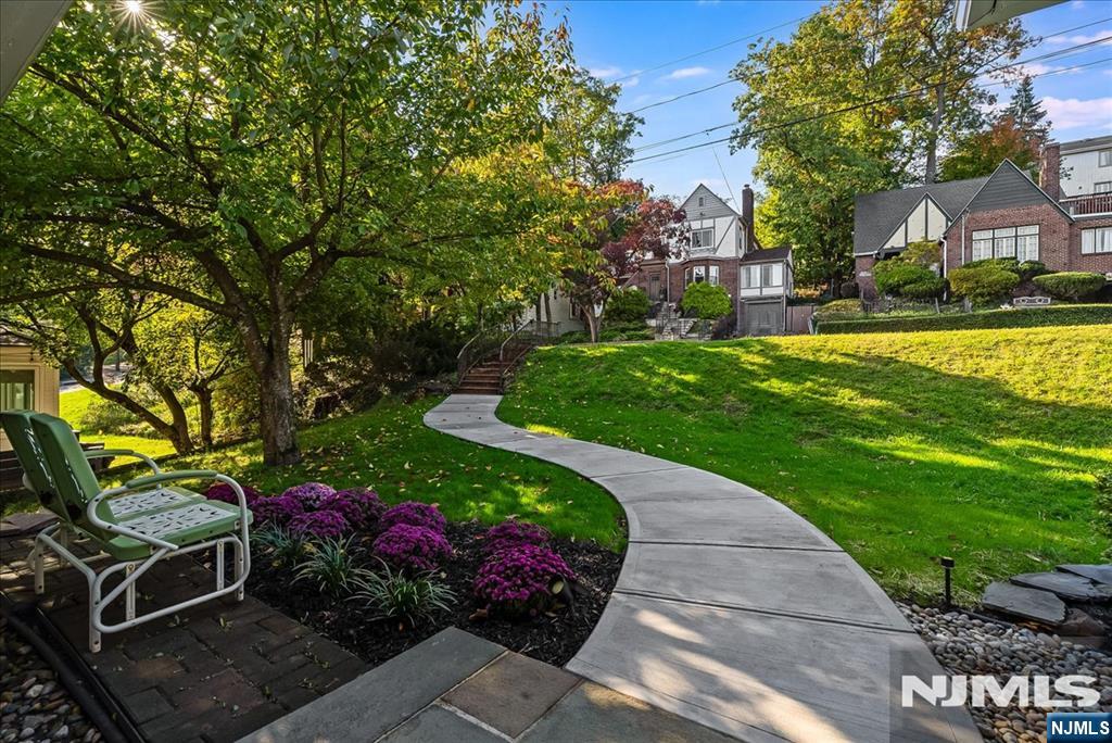 40 Burnett Terrace - Photo 3