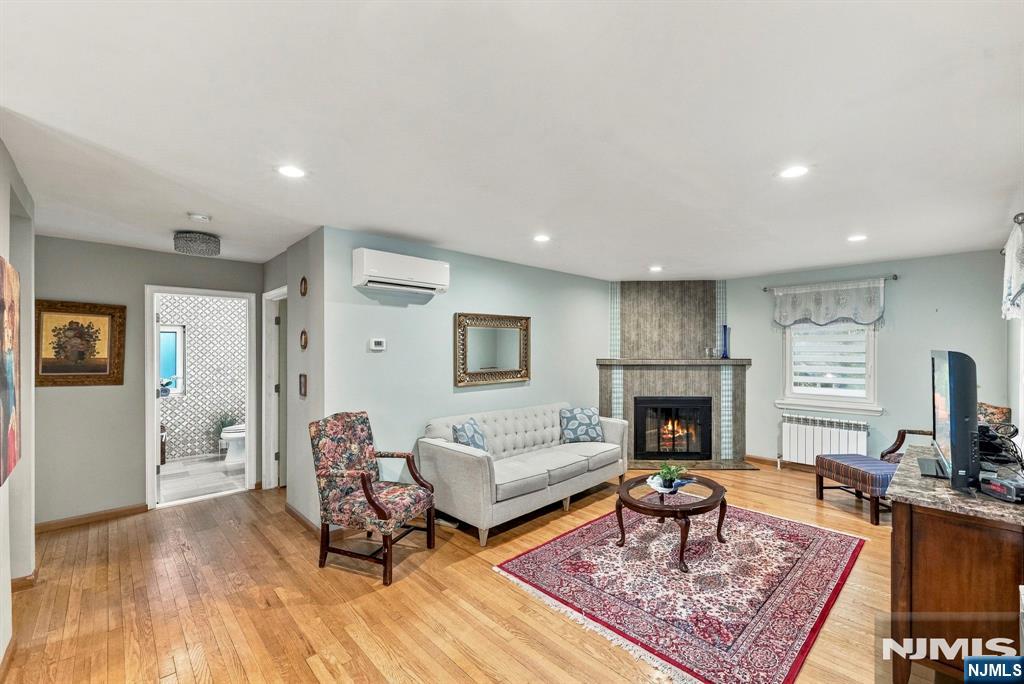 1118 Wilson Avenue - Photo 2