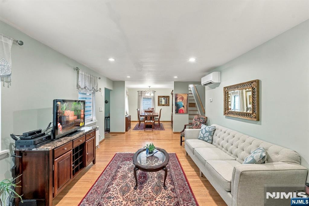 1118 Wilson Avenue - Photo 3