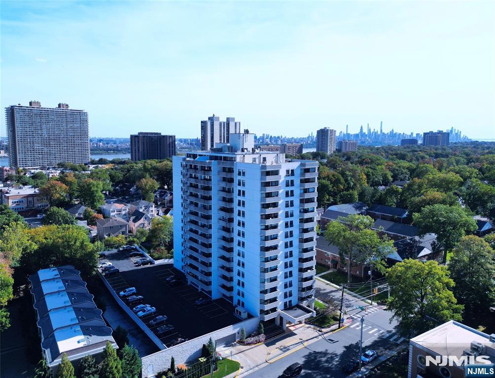 1600 Center Avenue 3D - Photo 1
