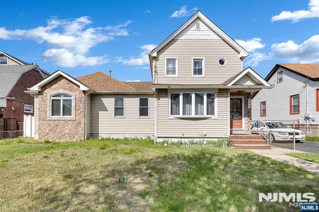 245 Kingsland Avenue - Photo 1