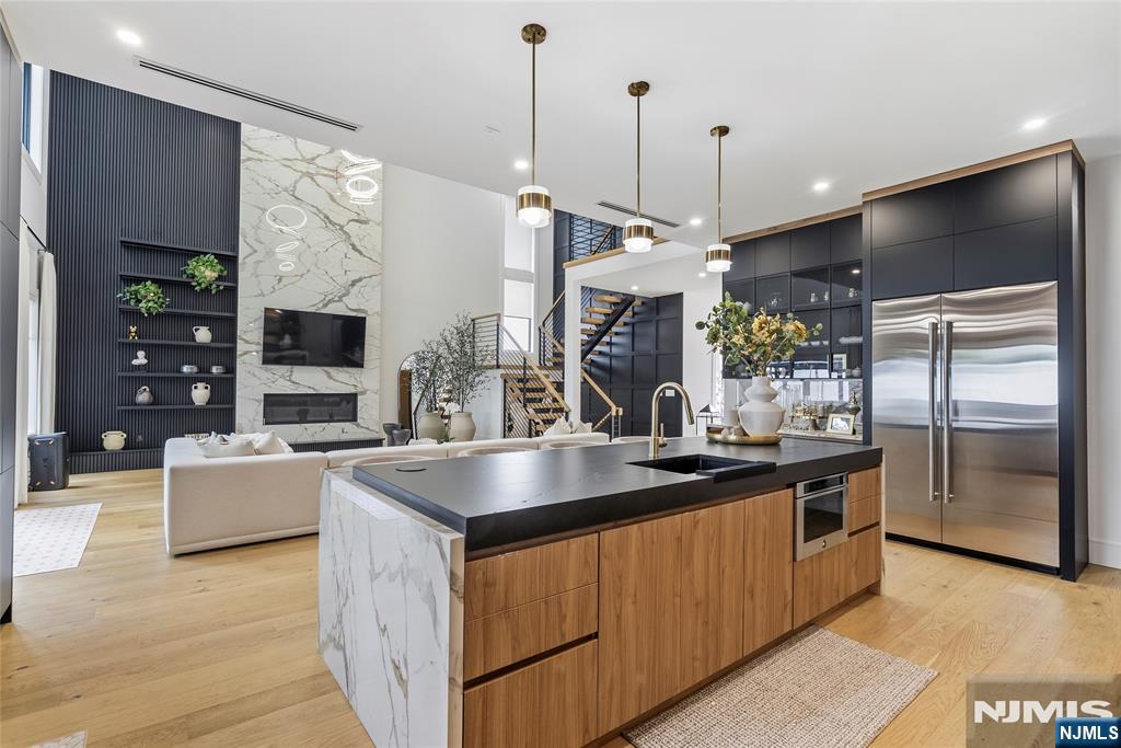 151 Stuart Street — photo 15