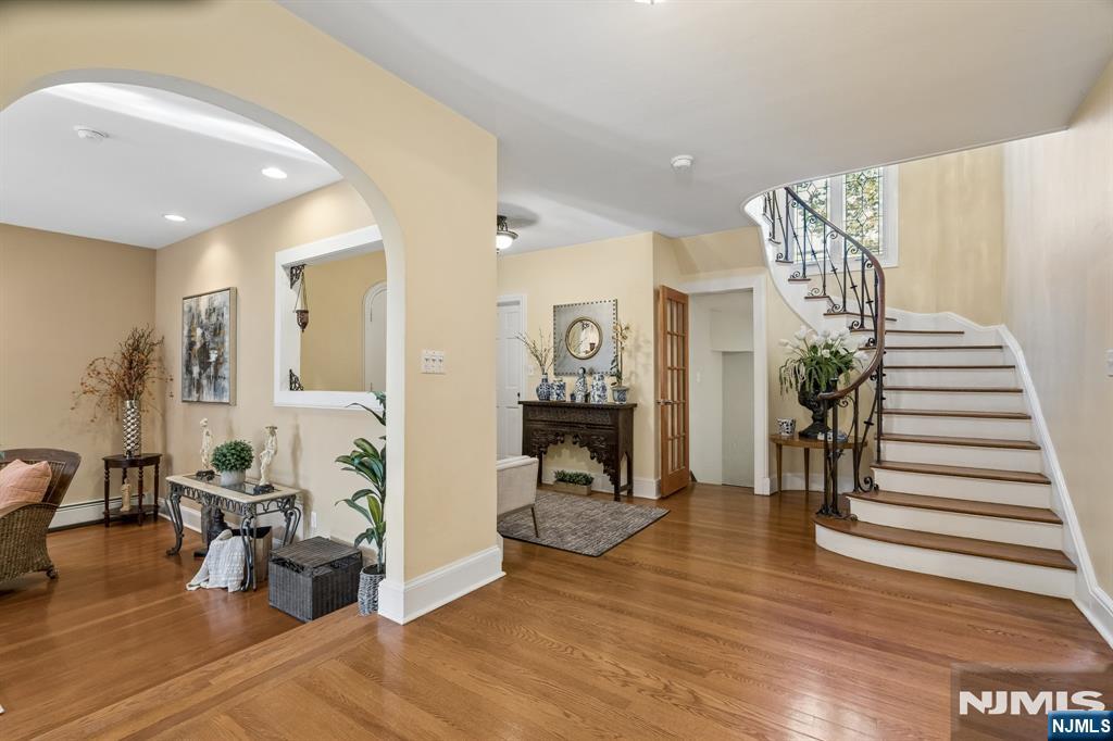 632 Belgrove Drive - Photo 3