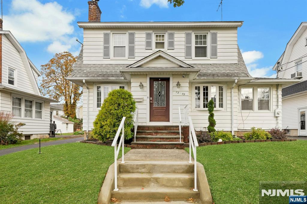 12-09 Ellis Avenue - Photo 2