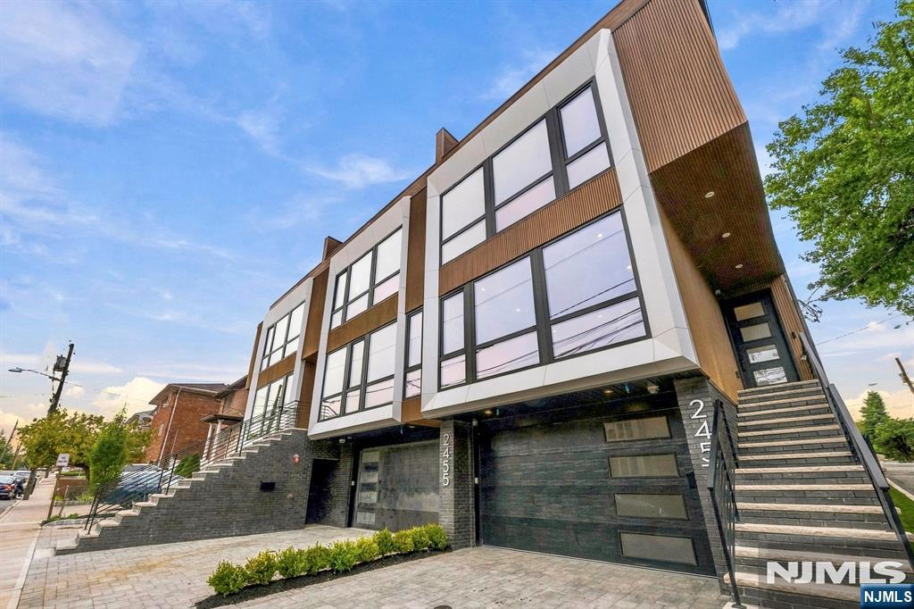 2457 2nd Street - Photo 2
