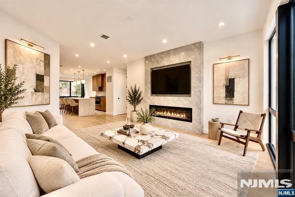 2457 2nd Street - Photo 4