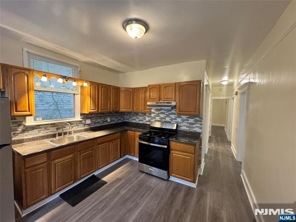 324 Hawthorne Avenue 1 - Photo 1