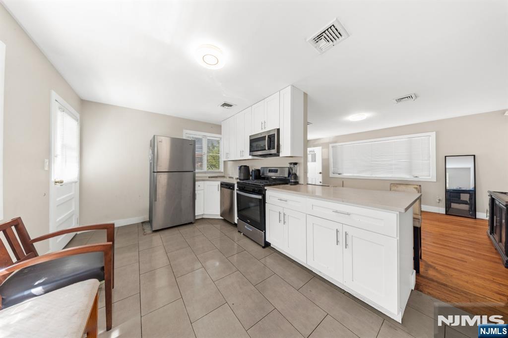 1466 44th Street - Photo 5