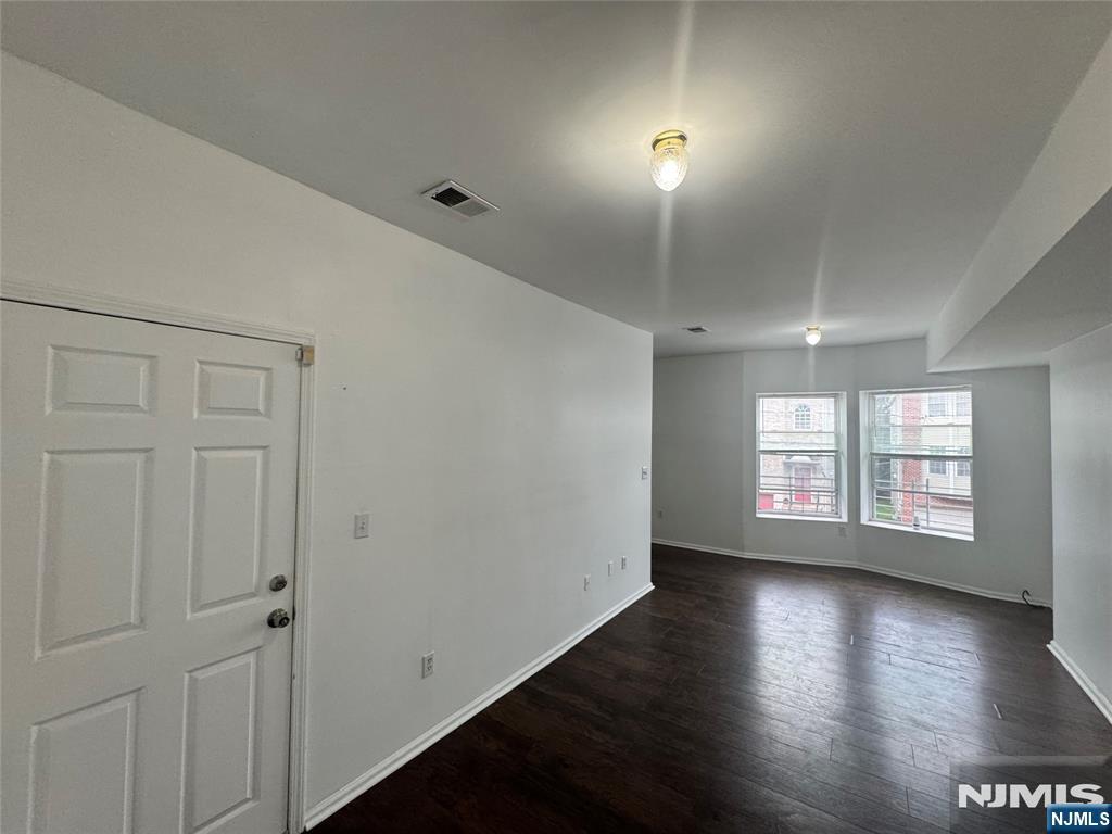 44 1/2 3rd 2nd Fl - Photo 2