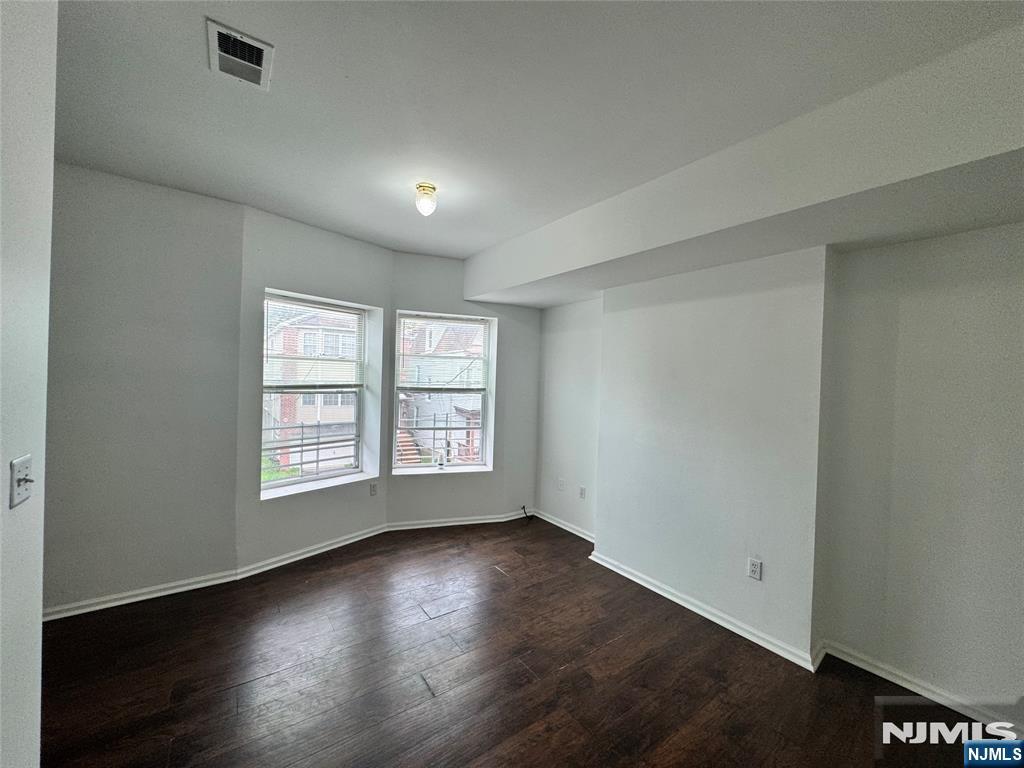44 1/2 3rd 2nd Fl - Photo 3