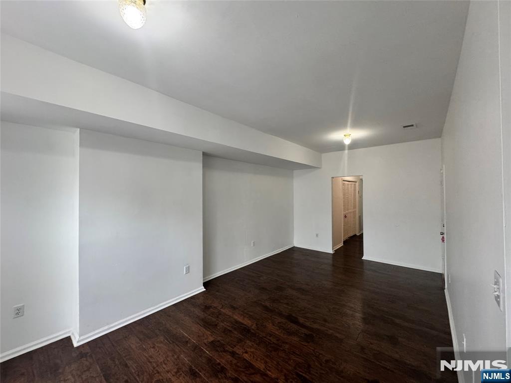 44 1/2 3rd 2nd Fl - Photo 4