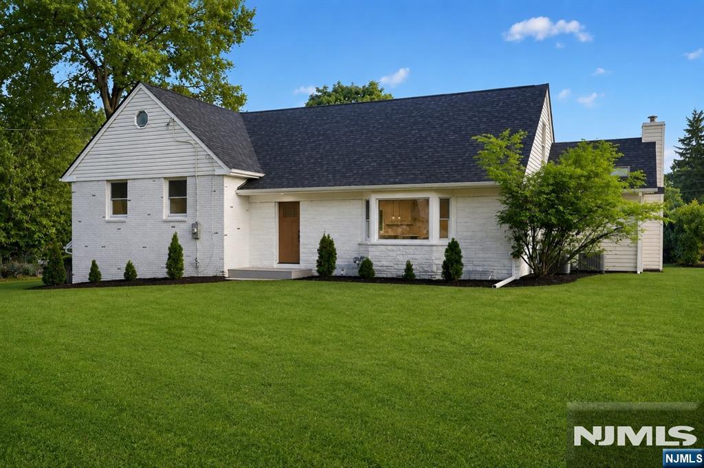 183 Jefferson Avenue - Photo 1