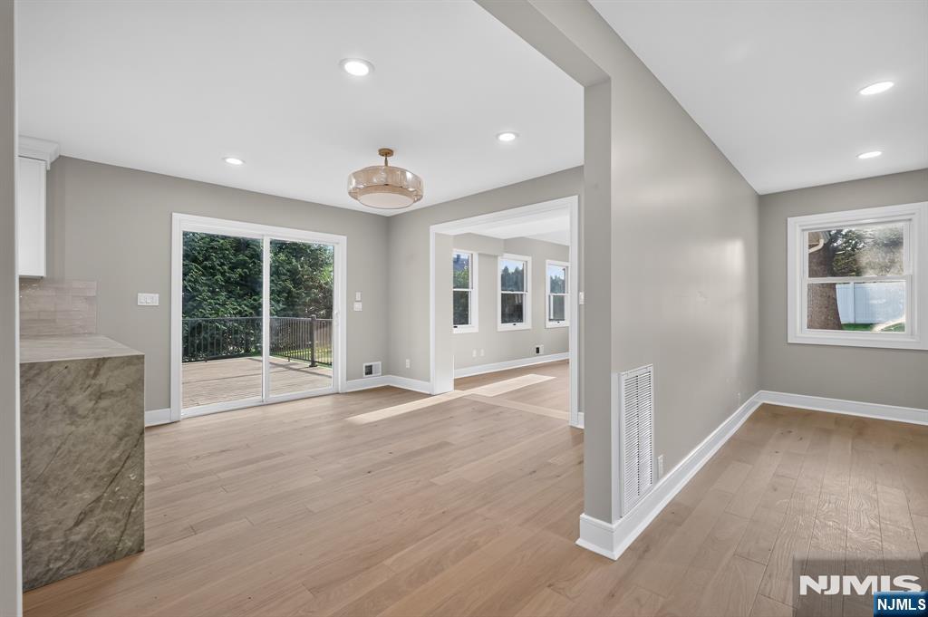 183 Jefferson Avenue - Photo 4