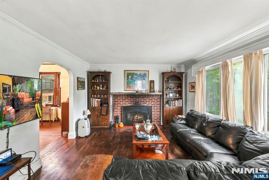 Photo 3 of Single family home for sale at 19 Bayview Ave, Englewood Cliffs, NJ 07632 | MLS# 26039475 | Listing updated on 2026-10-16