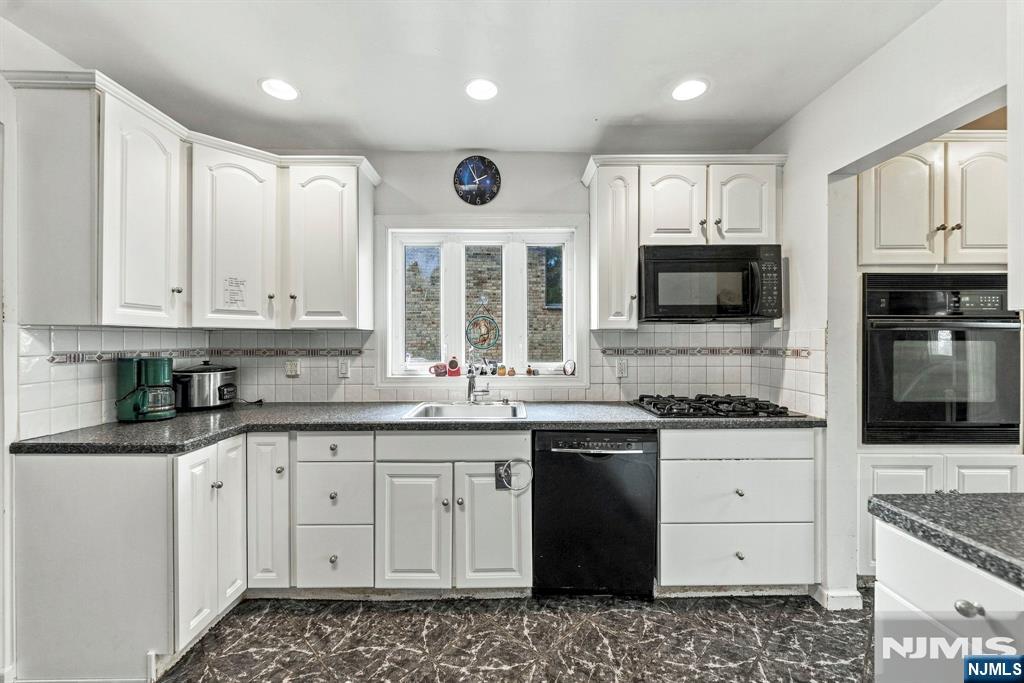 Photo 4 of Single family home for sale at 19 Bayview Ave, Englewood Cliffs, NJ 07632 | MLS# 26039475 | Listing updated on 2026-10-16