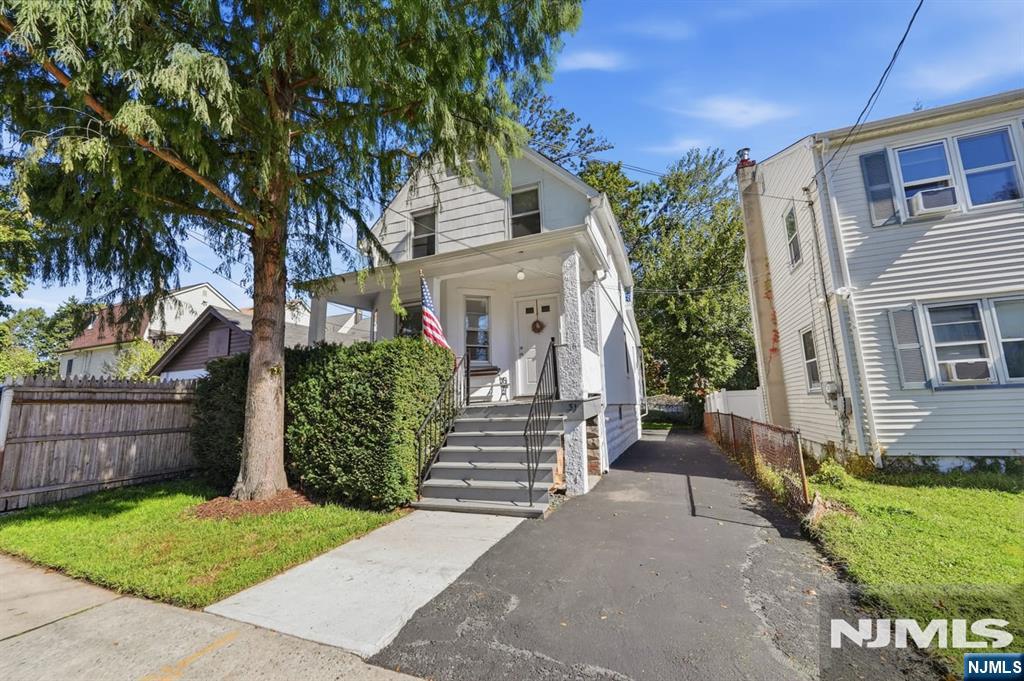 31 Walnut Street - Photo 2