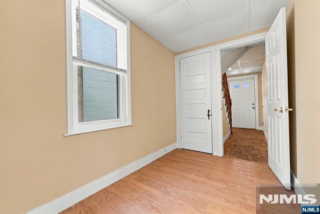 31 Walnut Street - Photo 4