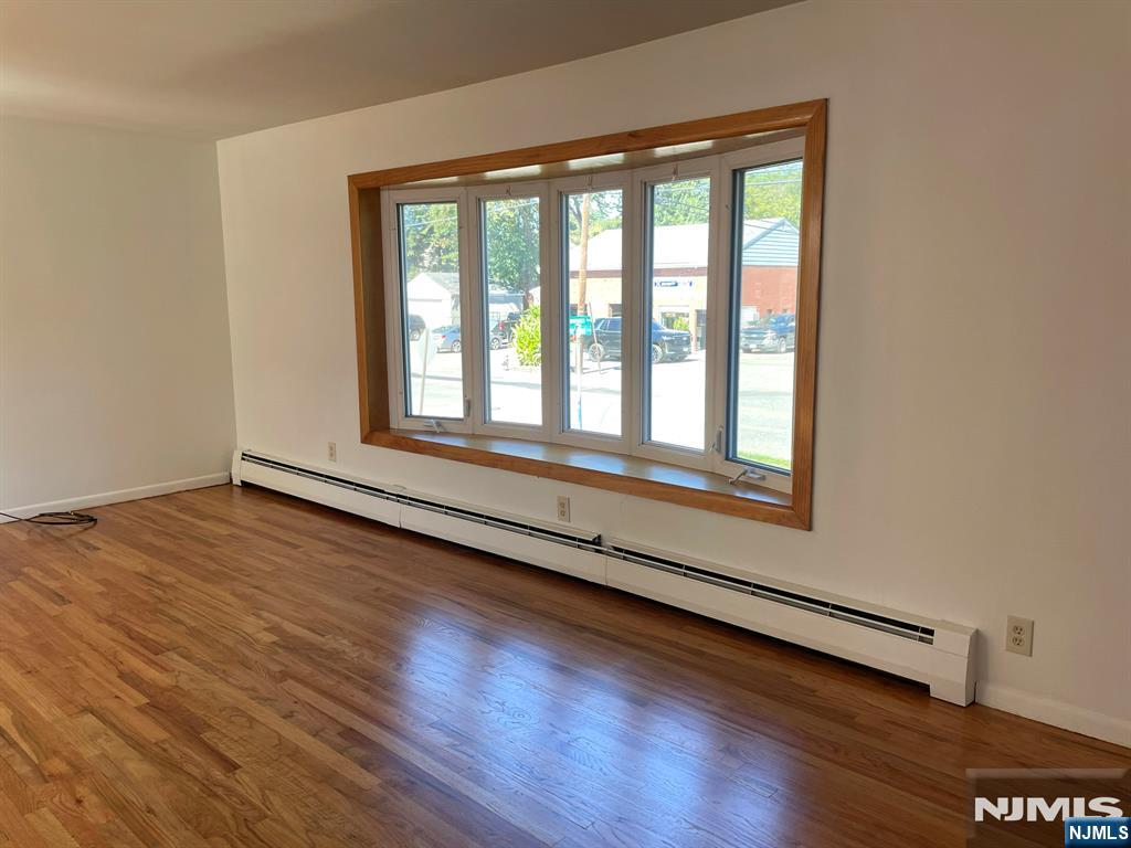 421 New Milford Avenue - Photo 4