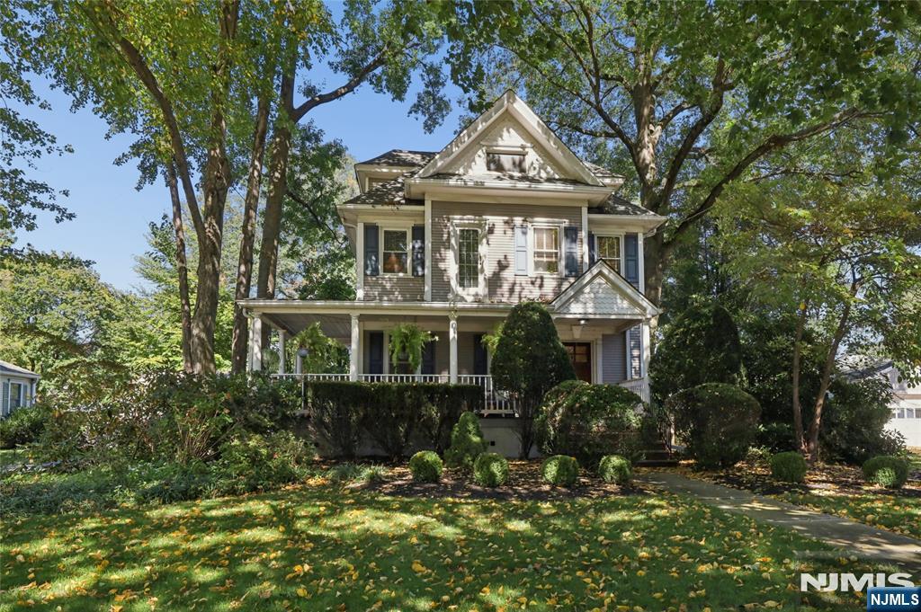 526 Oradell Avenue - Photo 1