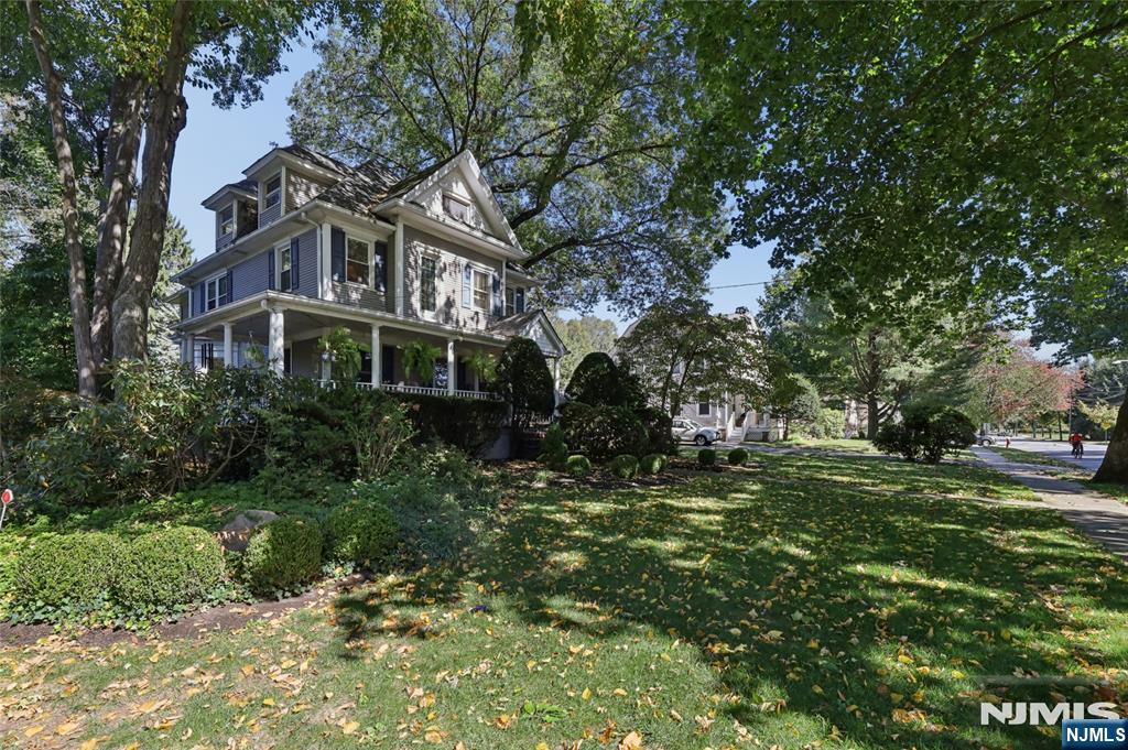 526 Oradell Avenue - Photo 3