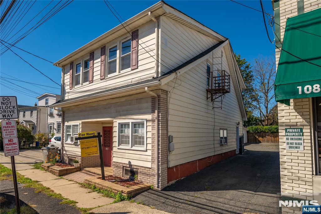 106 Broughton Avenue - Photo 1