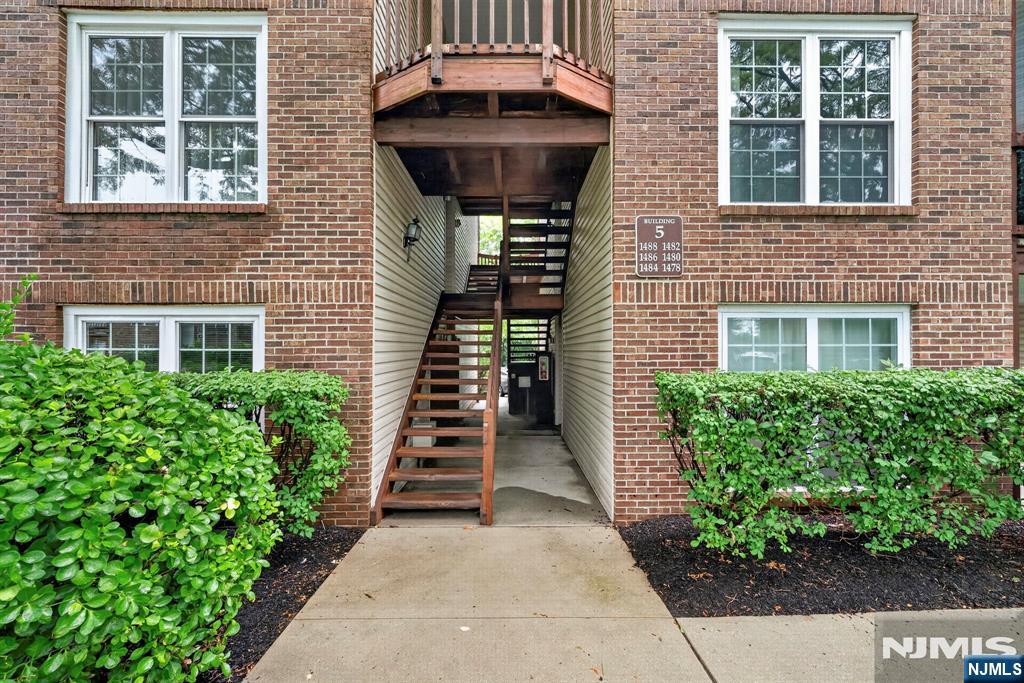 1486 Westgate Drive - Photo 2