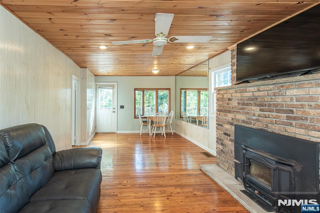 29 Lake Road - Photo 3