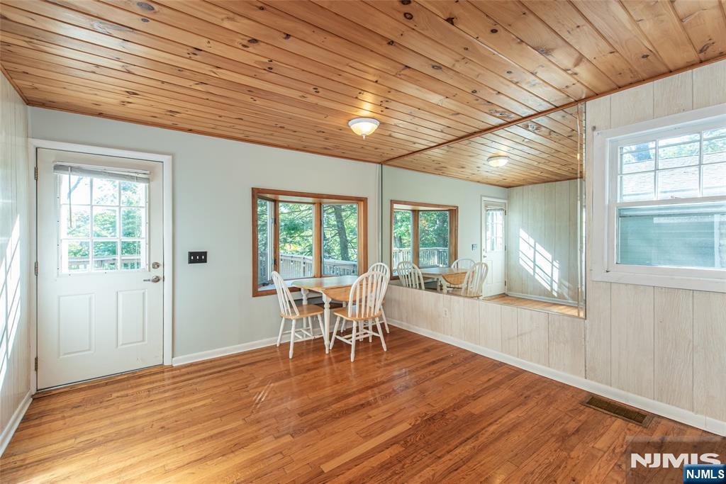 29 Lake Road - Photo 4