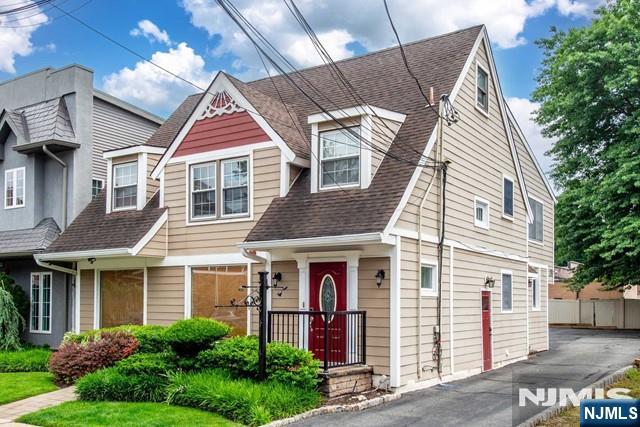 548 Franklin Avenue 1 - Photo 1