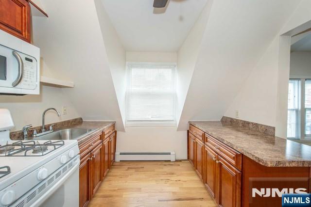 548 Franklin Avenue 1 - Photo 4