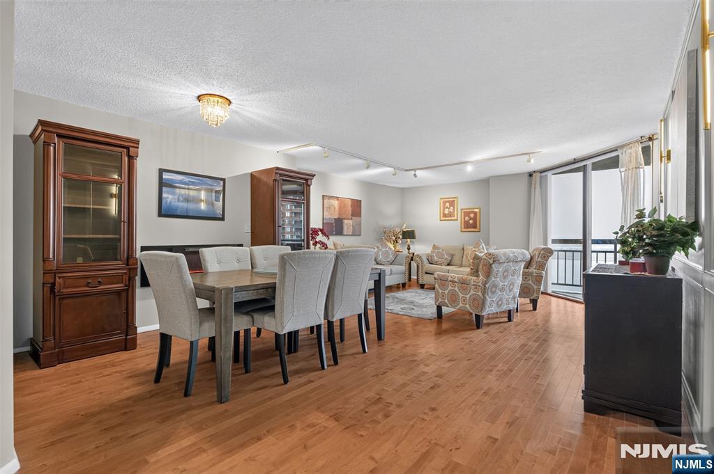 1208 Harmon Cove Tower - Photo 5