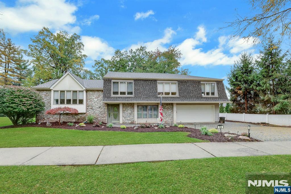 32 Clinton Lane - Photo 2