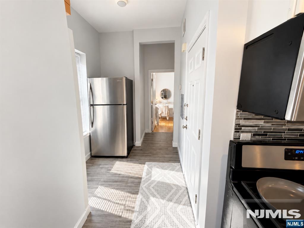 679 Broad Avenue 2 - Photo 4