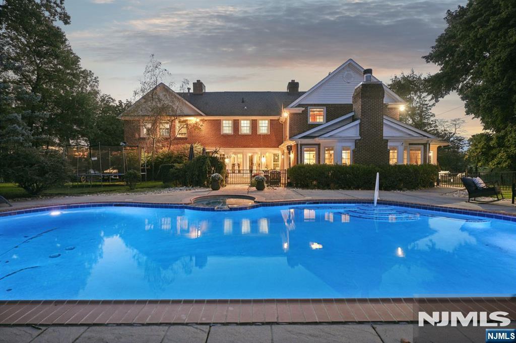 586 Prospect Avenue - Photo 2